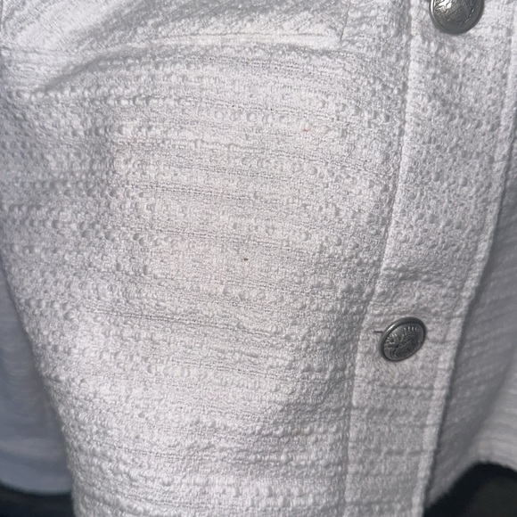 Tweed Novelty Button Cropped Shacket - Picture 4 of 5